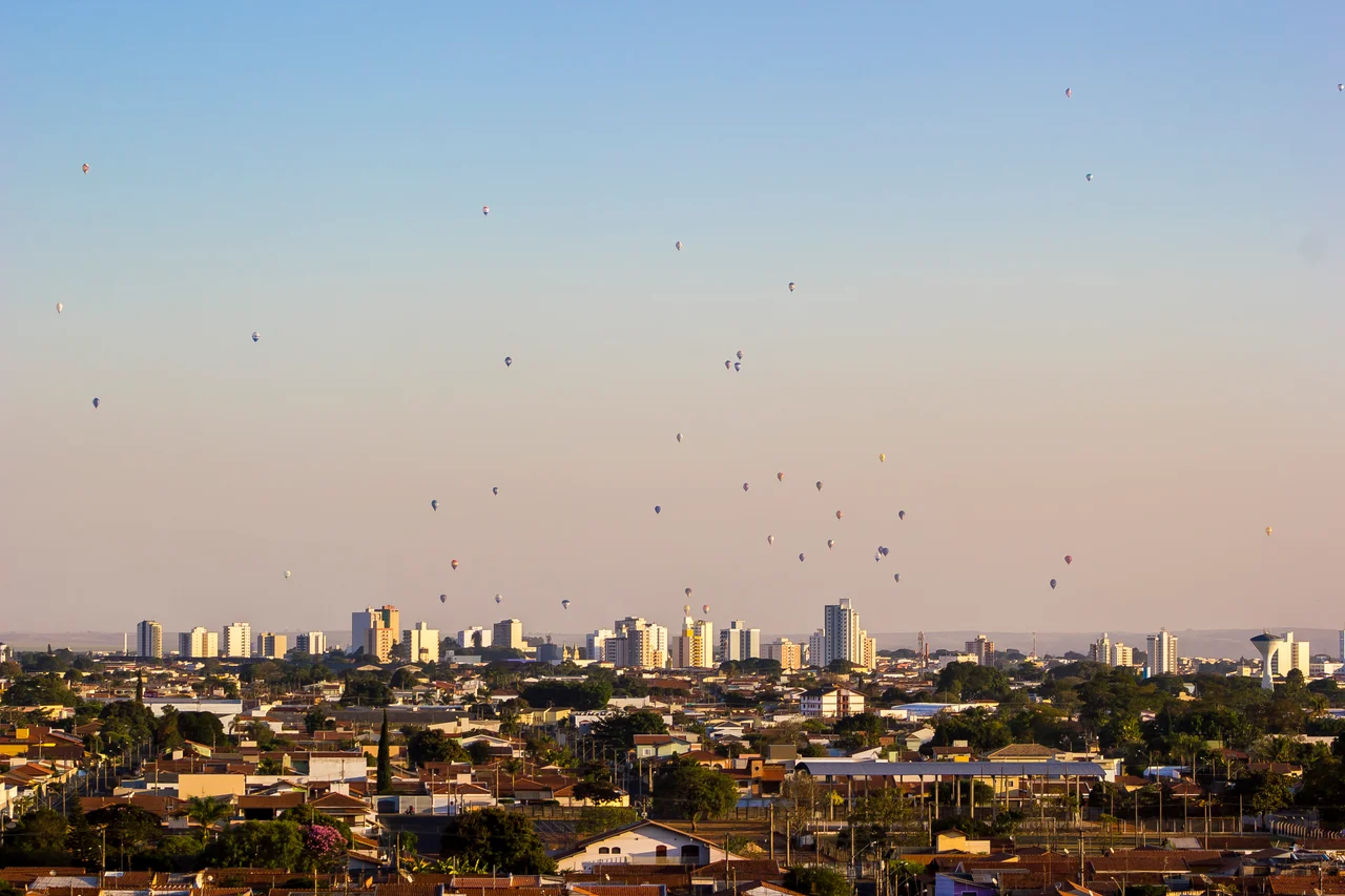 Skyline of Rio Claro during the 21st world hot air balloon championship