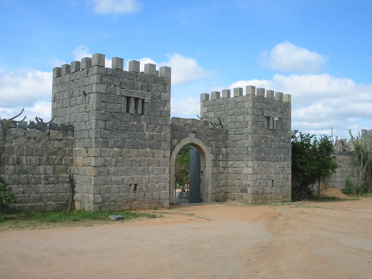 Nova-Jerusalém-Muralhas.jpg
