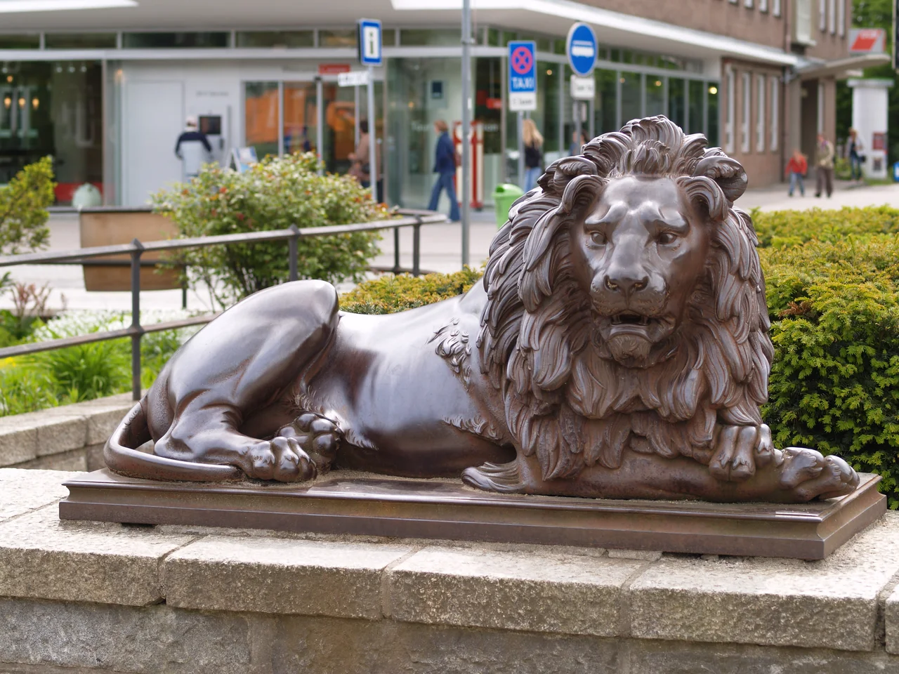 The Lübecker Lions, 1823, (de:Christian Daniel Rauch zugeschrieben)
in front of the Holstentor, south one